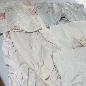 Rachel Ashwell Shabby Chic Soft Floral Bedding Set - gently used